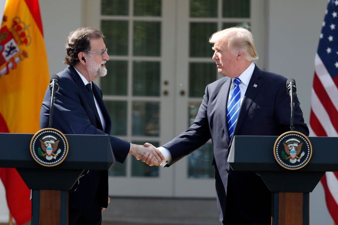 Španělský premiér Mariano Rajoy a prezident USA Donald Trump v Bílém domě - oficiální návštěva v září 2017, kdy byl Rajoy ještě španělským premiérem