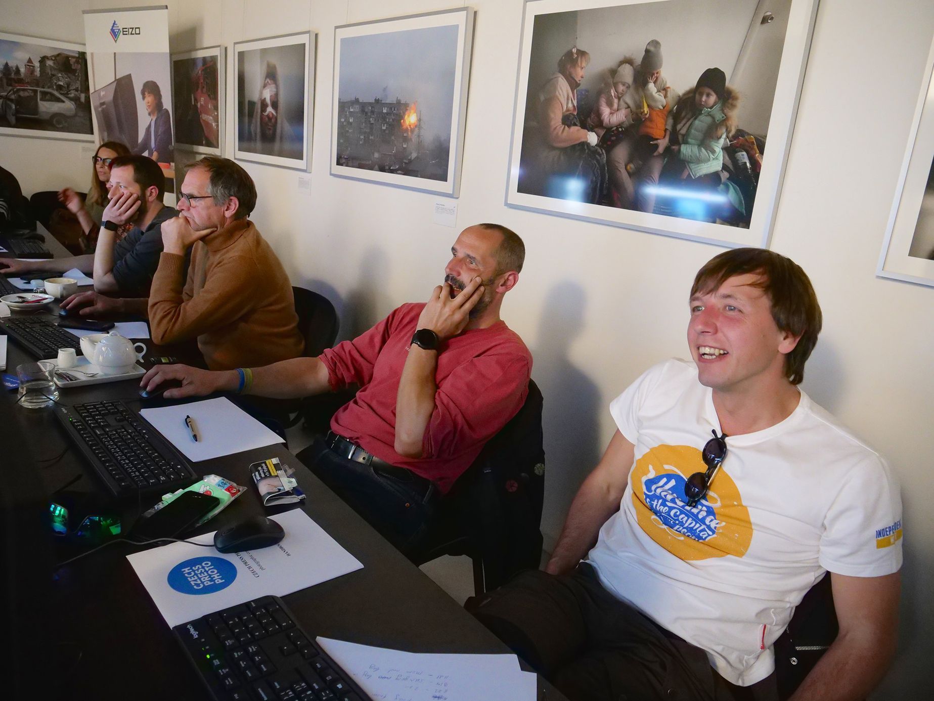 Pohledy do zákulisí soutěže Czech Press Photo (fotografie k podcastu Za závěrkou)