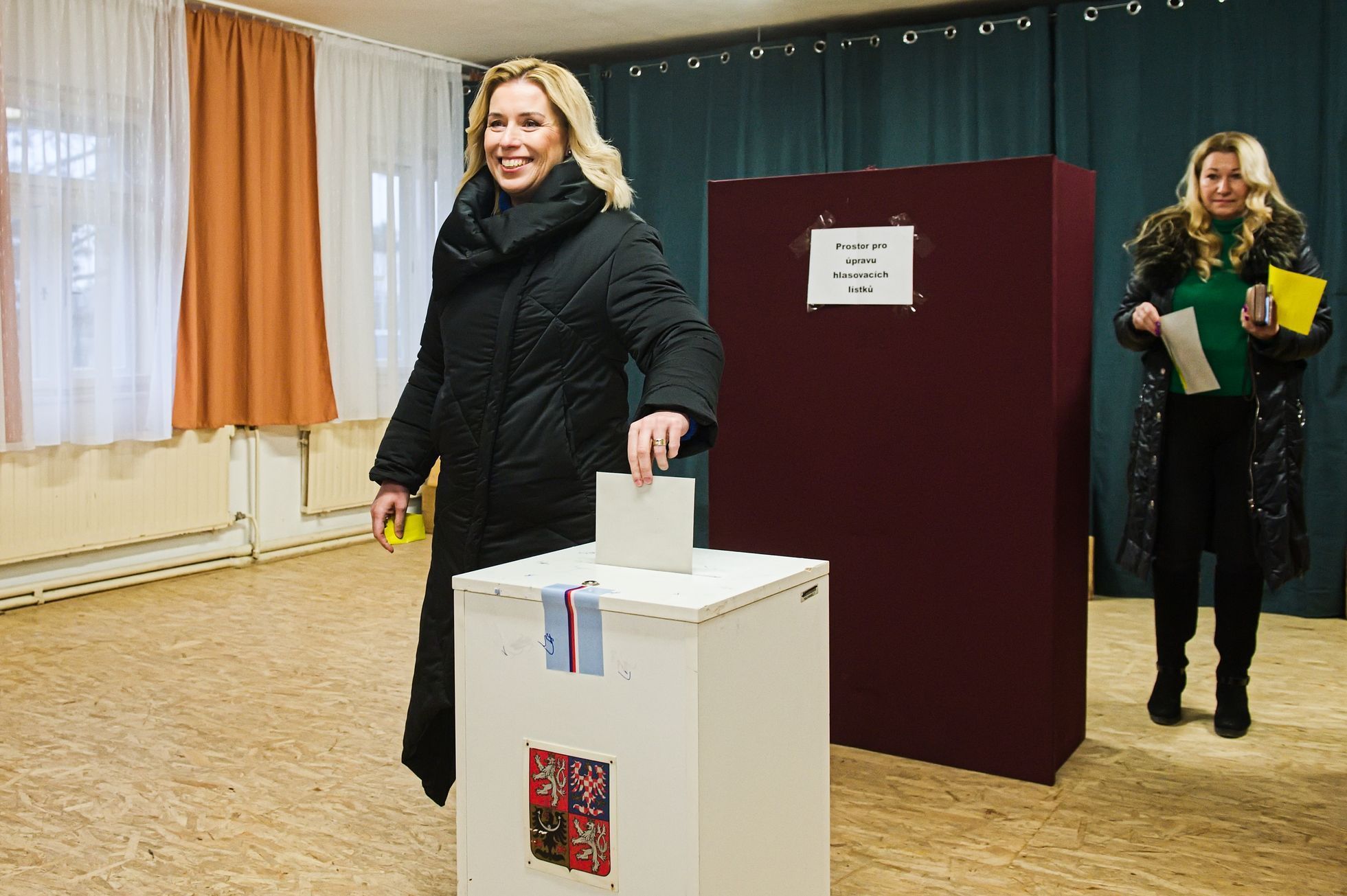 Danuše Nerudová volební místnost druhé kolo prezidentské volby 2023