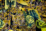 1. Bundesliga (průměrně 43 500 diváků) - Německo vládne světu nejen na hřišti, ale i na tribunách. takovou návštěvou se nemůže pochlubit nikdo v Evropě. Na Borussii Dortmund chodí pravidelně neuvěřitelných 80 tisíc diváků.