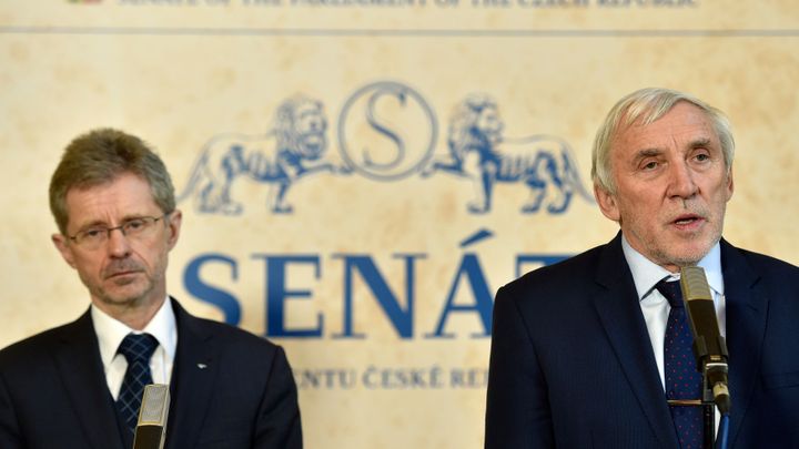Růžička, nebo Vystrčil, volí senátoři. Vyjádřete se k dopisu od Číny, vyzval Fischer