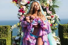 Beyoncé poprvé ukázala svá měsíc stará dvojčata. A uživatelé Instagramu je milují