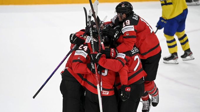 Kanaďané slaví postup ve čtvrtfinále MS 2022 Švédsko - Kanada