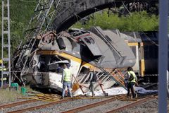 Ve Španělsku vykolejil portugalský vlak, zemřeli čtyři lidé