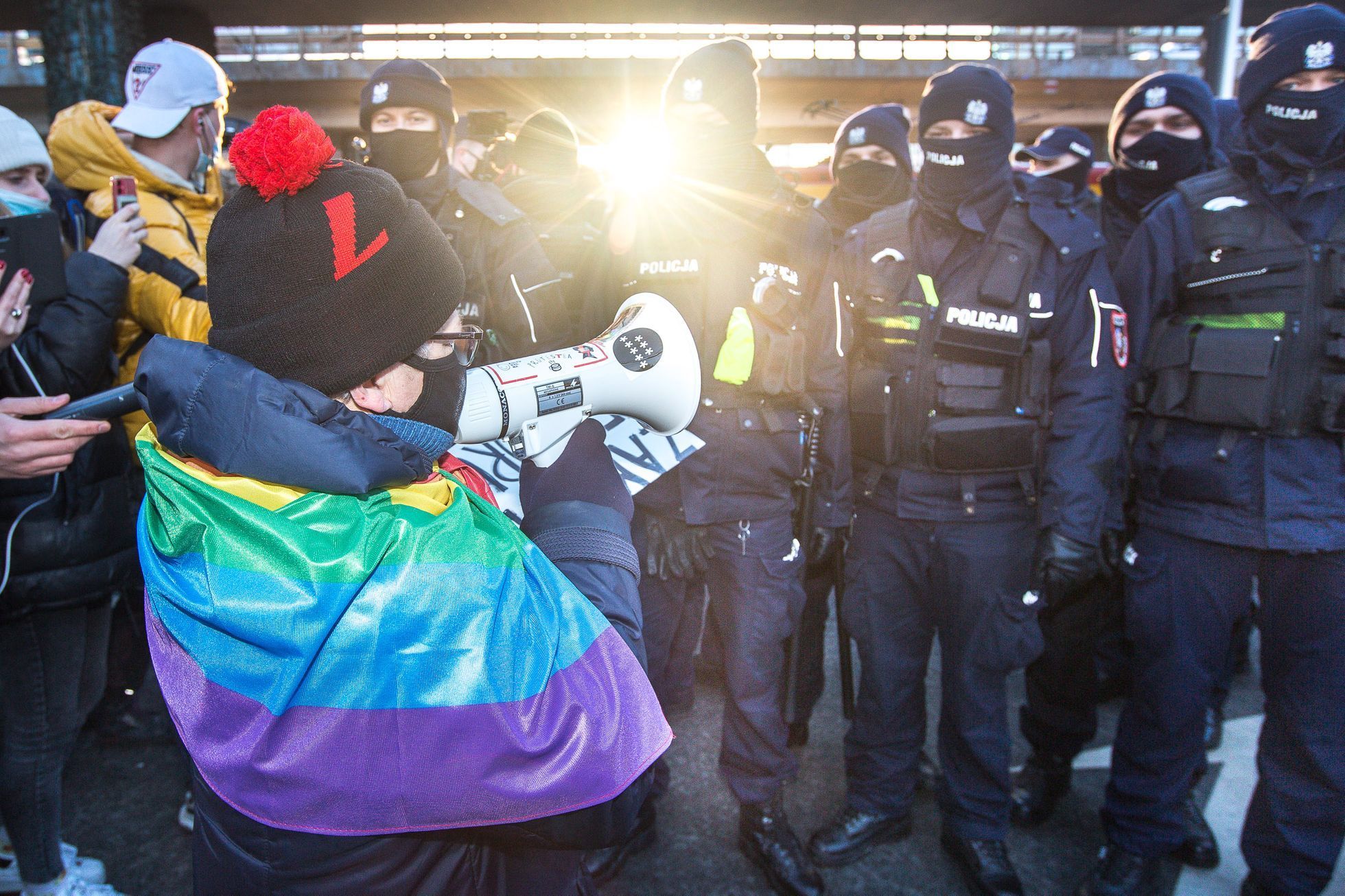 Babička Kasia - Stávka žen, Polsko, Varšava, protesty, Strajk Kobiet, policie, potraty
