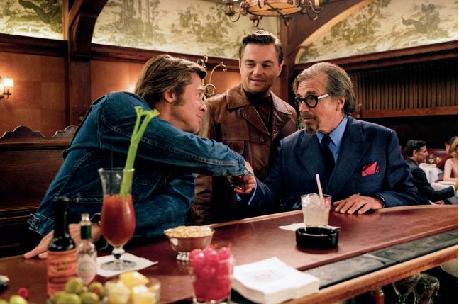 Ve filmu Tenkrát v Hollywoodu s mými přáteli Leonardem a Bradem. Podle mě si myslí, že jsem někdo jiný. | Foto: Z knihy Sonny Boy