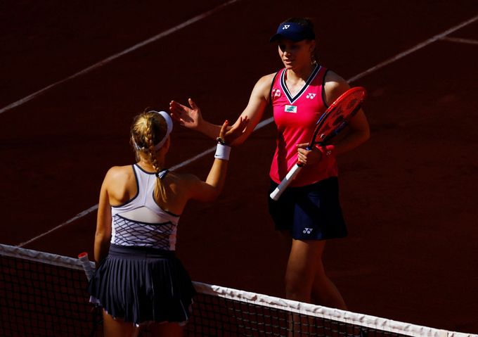 Jelena Rybakinová a Brenda Fruhvirtová