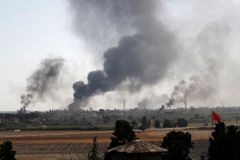 USA v rámci stahování vojáků ze severní Sýrie bombardovaly skrýš s municí