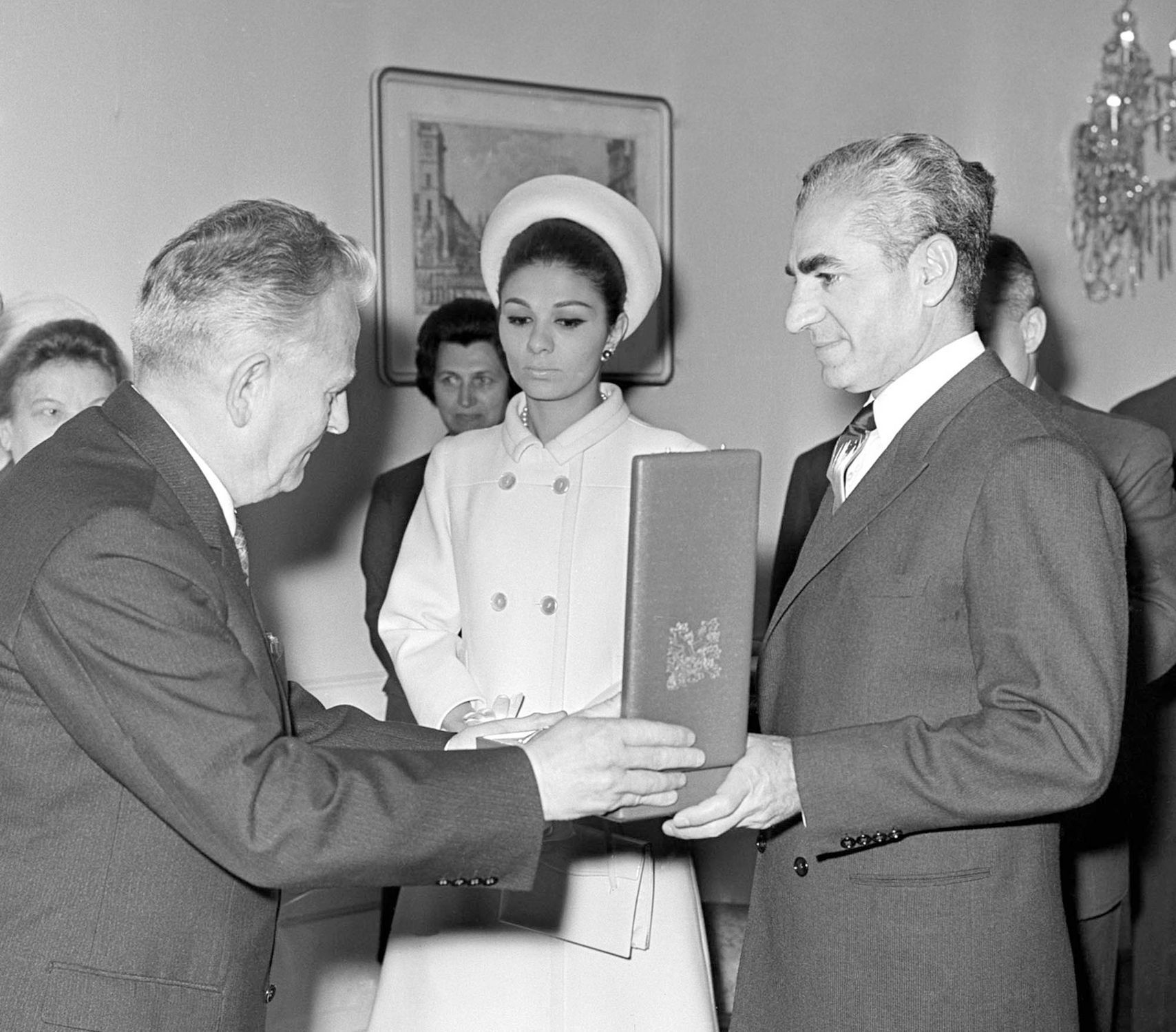 Mohammad Rezá Pahlaví, Antonín Novotný