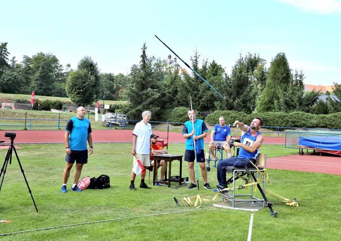 Jaroslav Petrouš získal na Czech Open tři medaile, z toho dvě zlaté, a ve vrhu kouli vytvořil nový český rekord. V hodu oštěpem byl druhý.