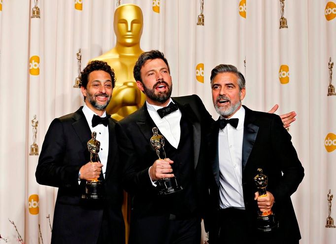 George Clooney, Grant Heslov and Ben Afleck - producenti nejlepšího filmu Argo.