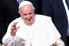 Nedovolte starším, aby vás umlčeli, vyzval papež mladé lidi. Ve Vatikánu zahájil svatý týden