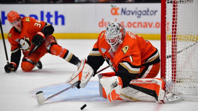 Lukáš Dostál v utkání proti Edmontonu