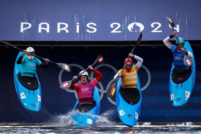 Paris 2024 Olympics - Slalom Canoe - Men's Kayak Cross Round 1 - Vaires-sur-Marne Nautical Stadium - Whitewater, Vaires-sur-Marne, France - August 03, 2024. Felix Oschmau