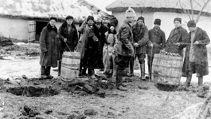 Stalinův Holodomor na Ukrajině v 30. letech 20. století stál životy 10 milionů lidí.