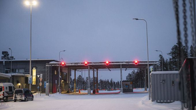 Do odvolání zavřeno. Hraniční přechody mezi Finskem a Ruskem se změnily v pustinu