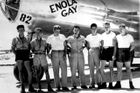 Posádka bombardéru Enola Gay, která shodila atomovou bombu Little Boy na Hirošimu.