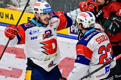 Agónie Sparty nekončí. Nový kouč nepomohl, Pardubice vyplenily O2 arenu