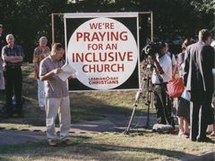 Někteří věřící demonstrovali za práva homosexuálů již před deseti lety.