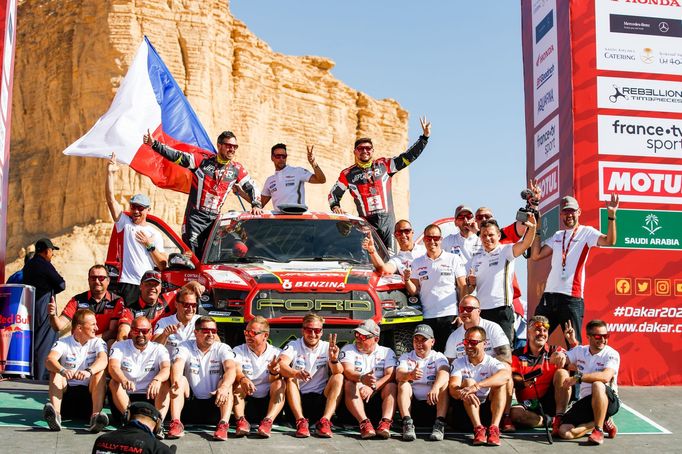 Tým Martina Prokopa na cílové rampě Rallye Dakar 2020