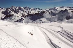 Slavný švýcarský horolezec Loretan zahynul v Alpách