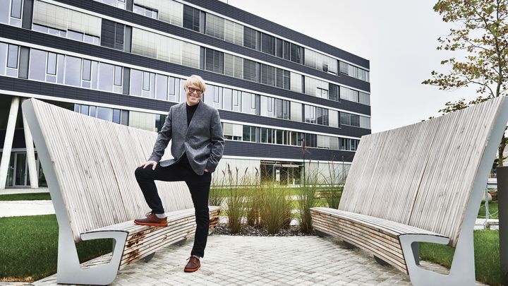 Lavička v parku jako modulární stavebnice; Zdroj foto: mmcite