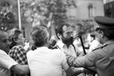 16. června 1988: Představitelé opozice se sešli při příležitosti 30. výročí popravy Imreho Nagye, premiéra z doby maďarské revoluce 1956, a jeho spolupracovníků. Policie zabránila pronesení projevů a dav rozehnala. Mnozí byli vzati do vazby, mezi nimi i Miklós Gáspár Tamás.