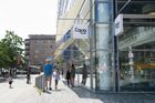 Banky v Česku prochází revolucí, skončily už čtyři. Spojování peněžních obrů mění trh