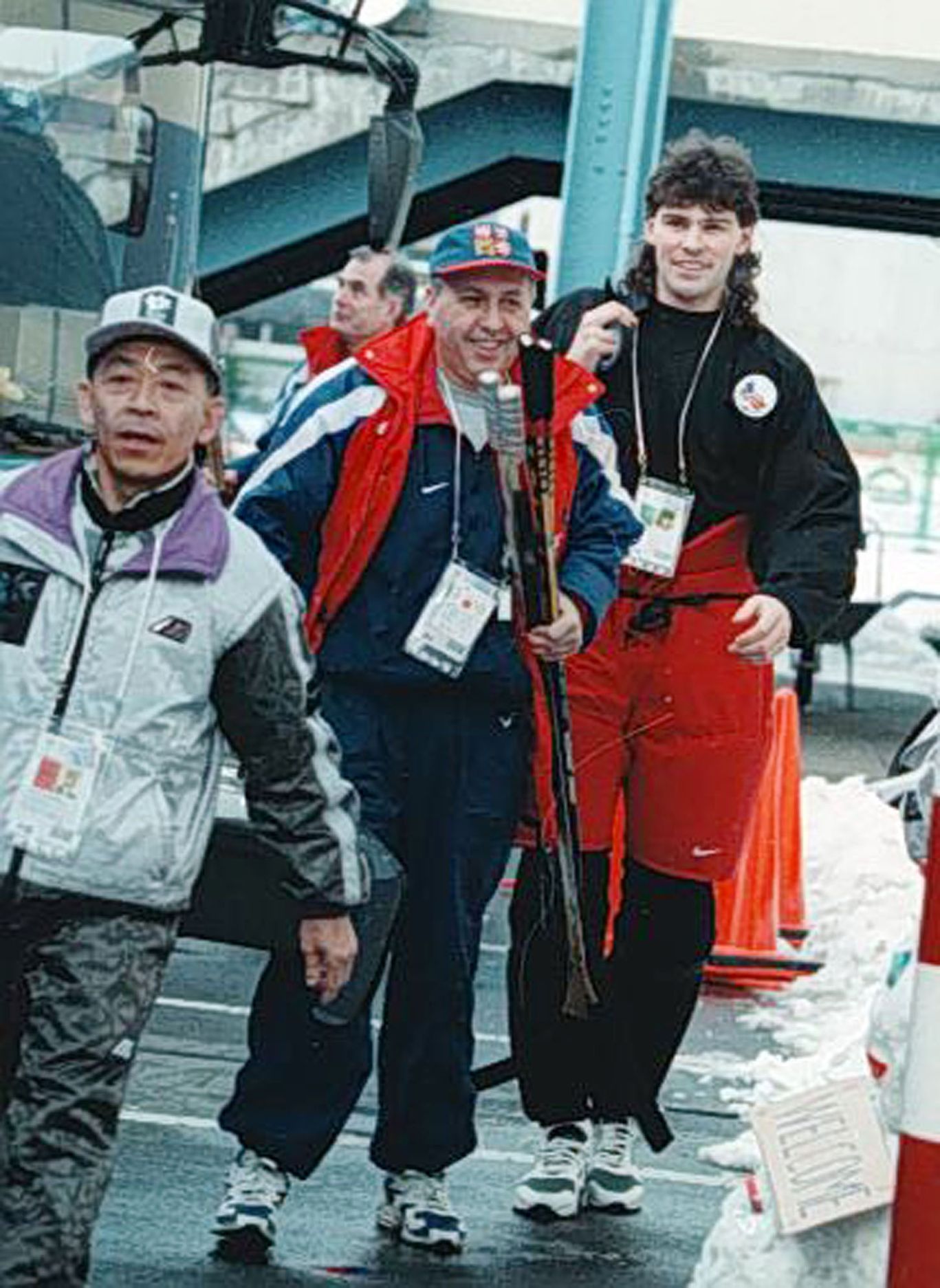 Archivní snímky z ZOH Nagano 1998 - hokej. Jágr a masér Šašek