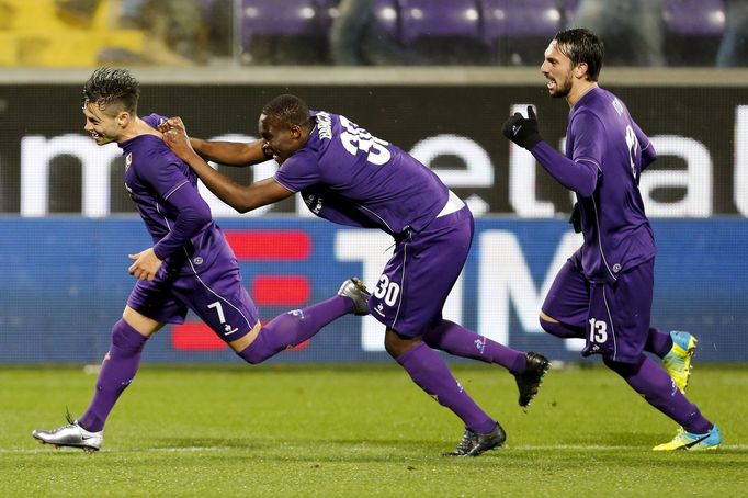 Khouma el Babacar a Davide Astori (Fiorentina)