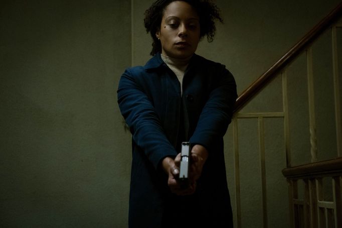 Rosalind Eleazarová jako Louisa.