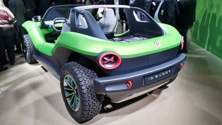 Elektromobil pro radost. Volkswagen v Ženevě představuje elektrickou plážovou buggynu