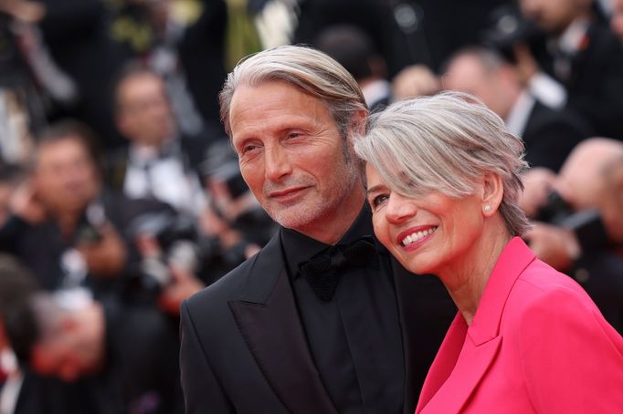 Herci Mads Mikkelsen a Hanne Jacobsen.