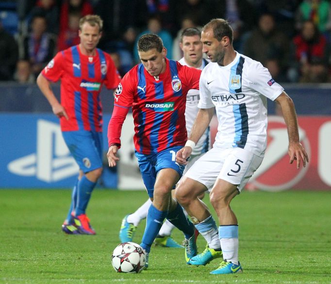 Plzeň vs. Manchester City, utkání Ligy mistrů (Kovařík a Zabaleta)