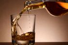 Rusy otrávila whisky s metanolem, obětí pančovaného alkoholu jsou desítky