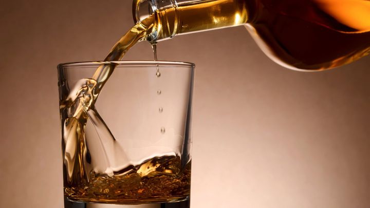 Výrobci lihovin vyrazí do boje s obezitou. Na etiketách přibude údaj o kaloriích