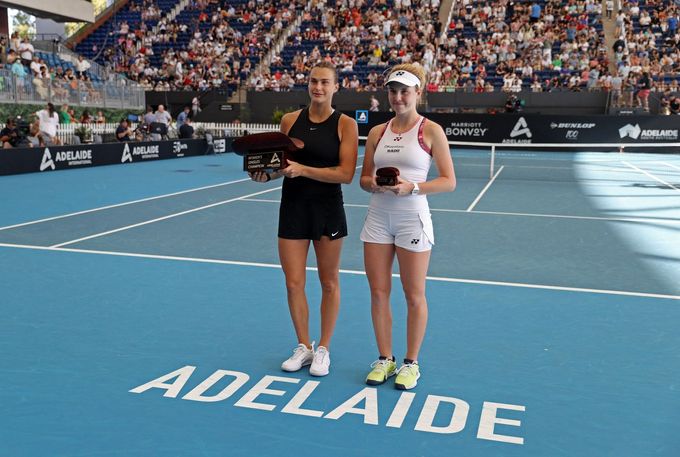 Linda Nosková, Aryna Sabalenková, finále Adelaide