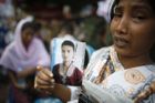 Tisíce lidí se modlily za oběti neštěstí v Dháce