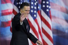 V amerických prezidentských volbách by těsně zvítězil Romney