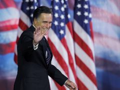 Romney přichází uznat svoji porážku.