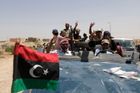 Libyjští povstalci jsou 50 km od Tripolisu