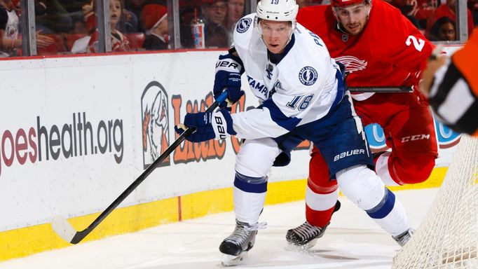 NHL: Tampa Bay Lightning vs. Detroit Red Wings (Ondřej Palát a Brendan Smith)