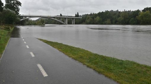 Hladina Vltavy se zvedla v Praze na Zbraslavi.