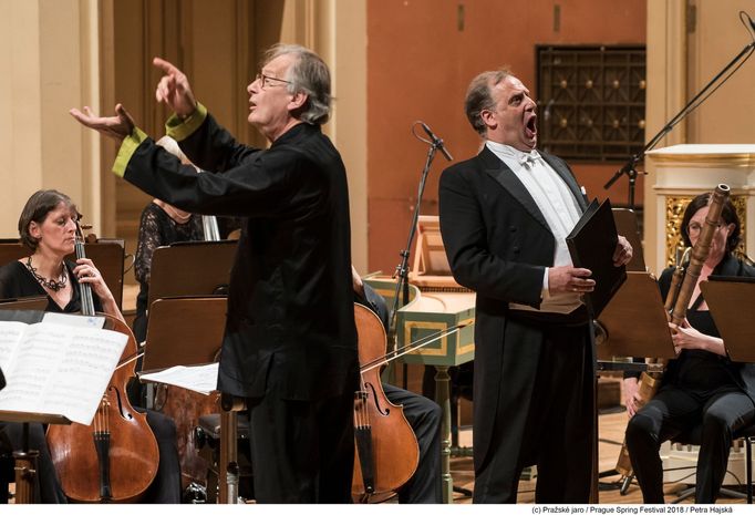 Snímek ze čtvrtečního vystoupení Johna Eliota Gardinera s Monteverdi Choir a English Baroque Soloists na Pražském jaru.