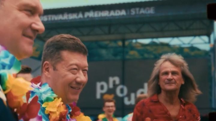 Okamura stahuje nový volební reggae song. Pivovar nesouhlasí s použitím svého loga; Zdroj foto: Repro z klipu SPD