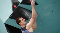 Český lezec Adam Ondra ve finále OH 2024 v Paříži