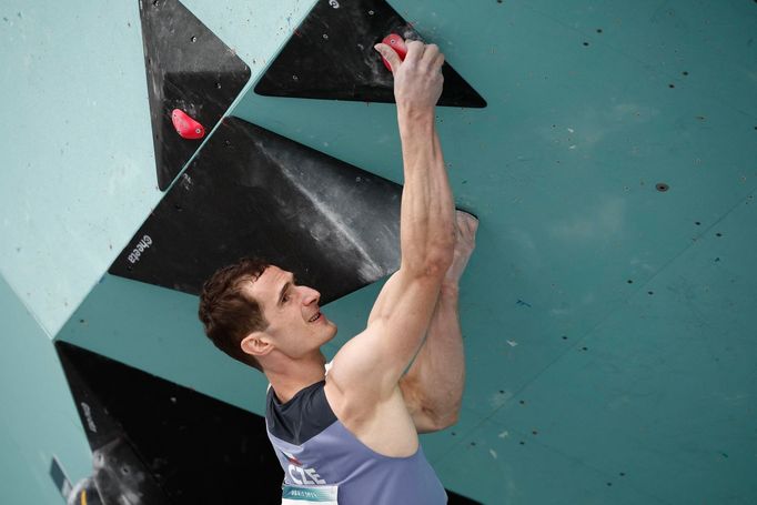 Český lezec Adam Ondra ve finále OH 2024 v Paříži