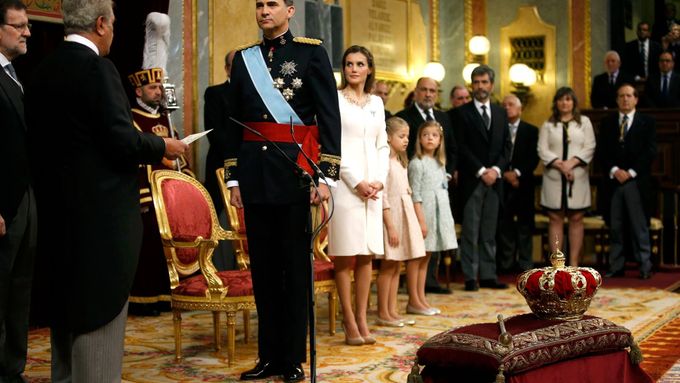Felipe VI. při slavnostním ceremoniálu.
