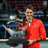 Roger Federer slaví triumf ve finále turnaje v Dubaji nad Tomášem Berdychem
