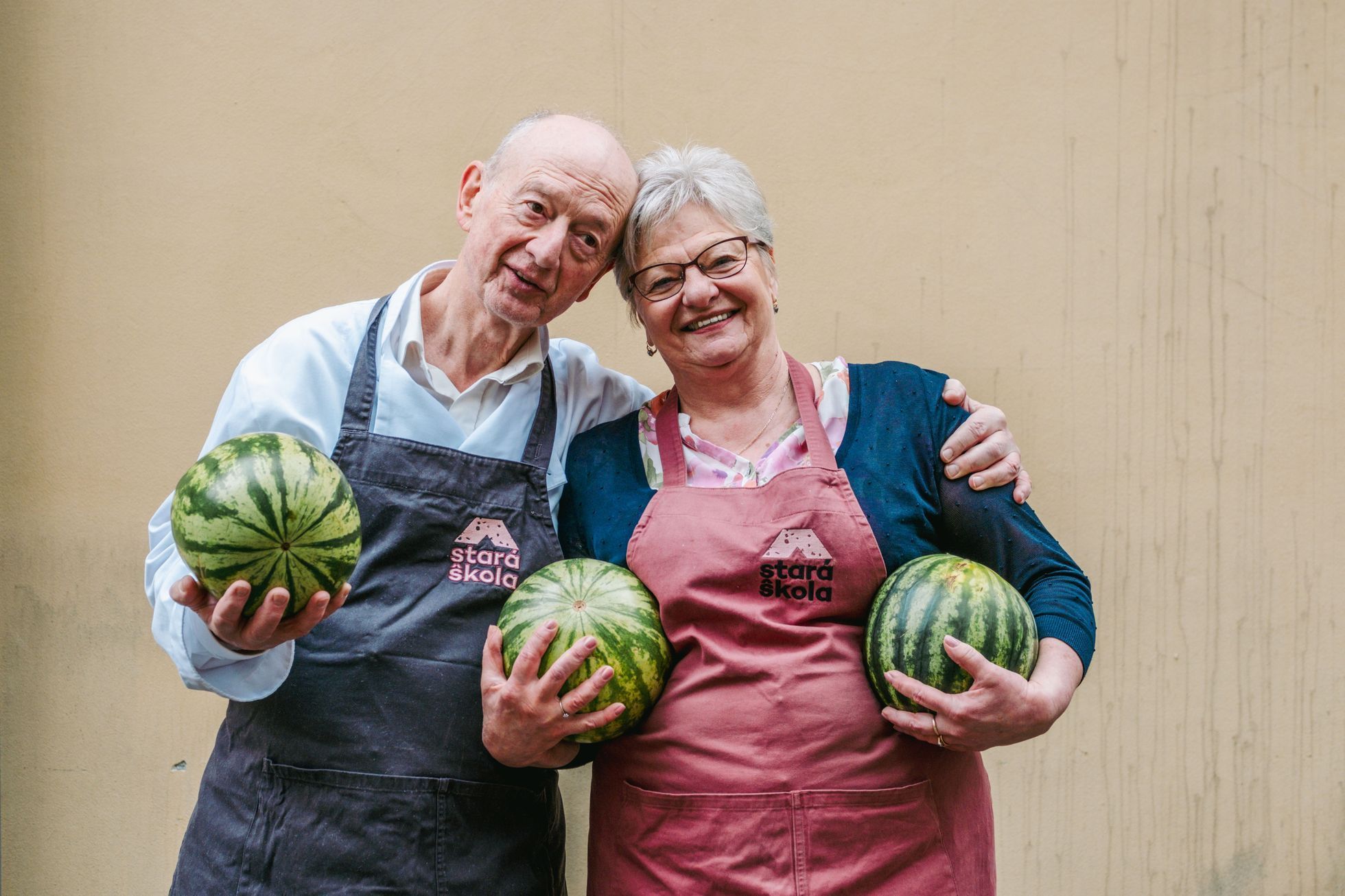 stará škola, kavárna, záchrana, sbírka, peníze, důchodci, senioři
